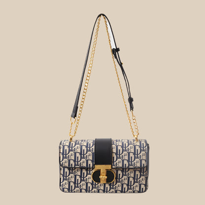 The Veroa Baguette Shoulder Bag